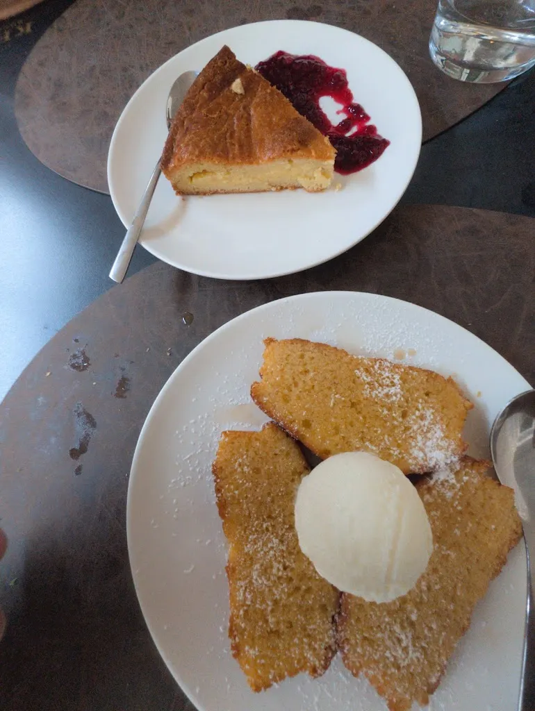 Guillermo López Hernández_Muga Gabe_Abáigar_review