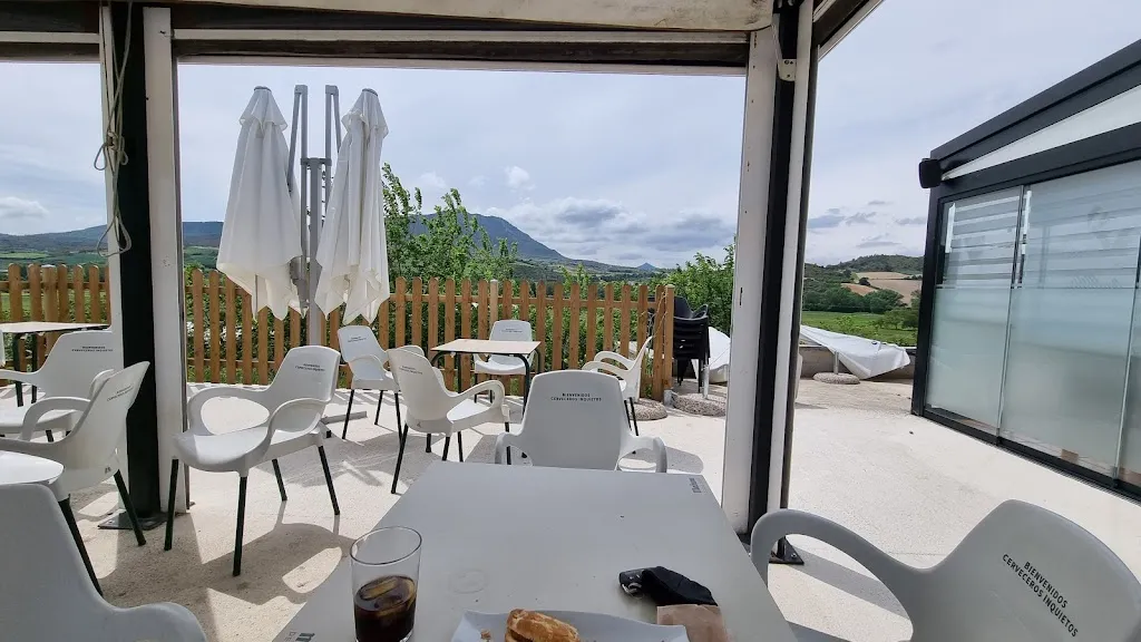 Marlon Bobier Vargas, SVD_Restaurante El Mirador_Abáigar_review