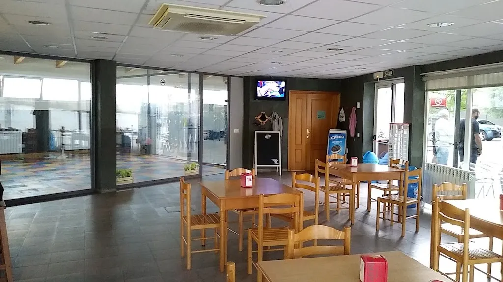 Taberna / Bar Piscinas restaurant in Añorbe