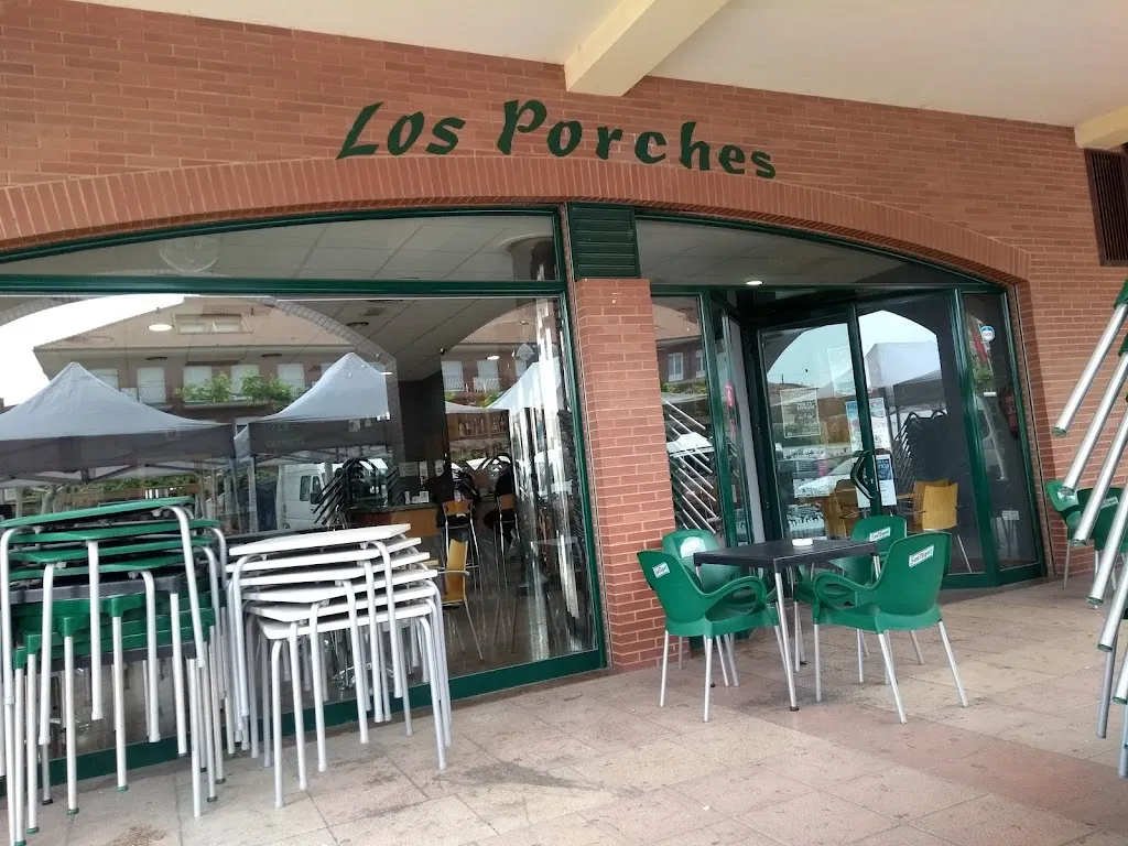 Café Bar Los Porches restaurant in Andosilla