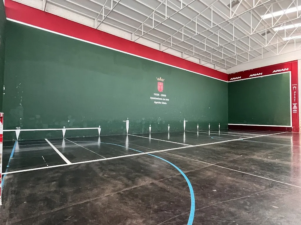 Bruno Sanllehí_Municipal Fronton Toki Eder_Aoiz_review