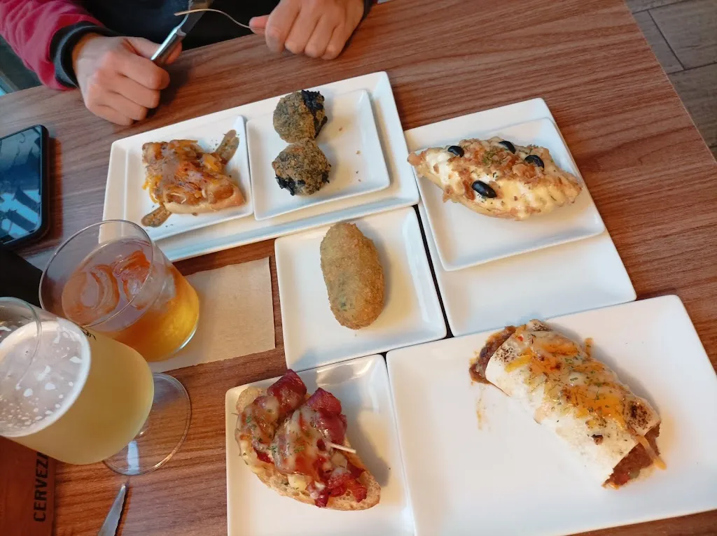 Sabina Vidal Navarrete_Zuribeltz_Aoiz/Agoitz_review