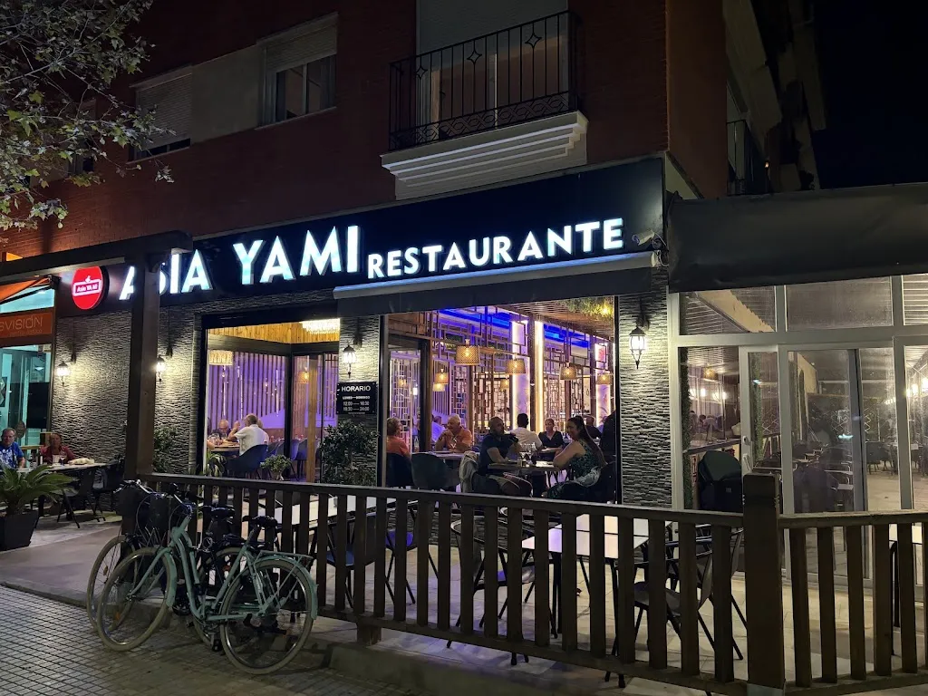 Simon Porter_Asia Yami_Pilar de la Horadada_review