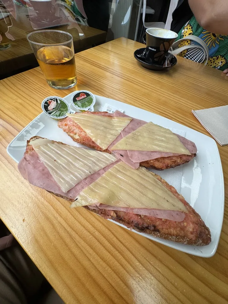 Juan Acurero_Azabache Café_Torre-Pacheco_review