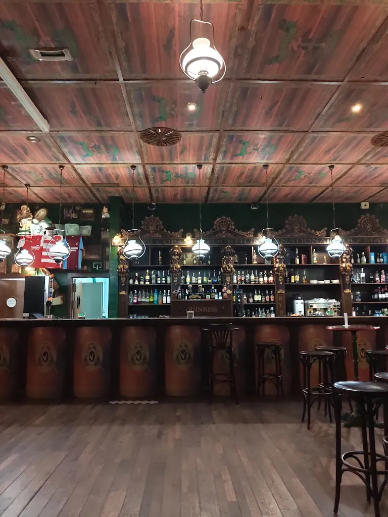 Nicole Lai_The Clover Irish Golf Tavern_Torre-Pacheco_review