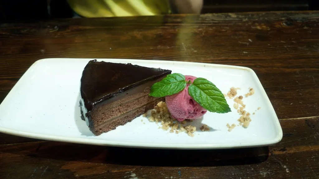 José Pedro Relógio Mota_The Clover Irish Golf Tavern_Torre-Pacheco_review