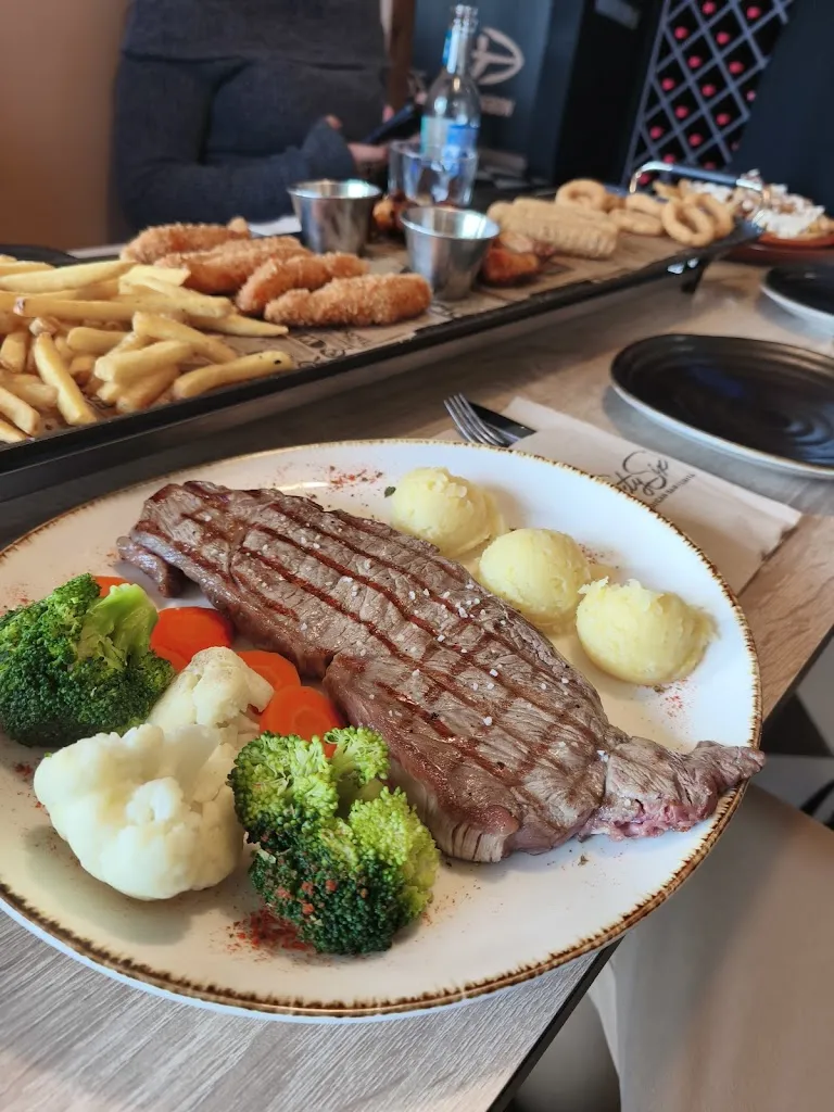 Menu_SixtySix American Bar & Grill_Torre-Pacheco_image_7