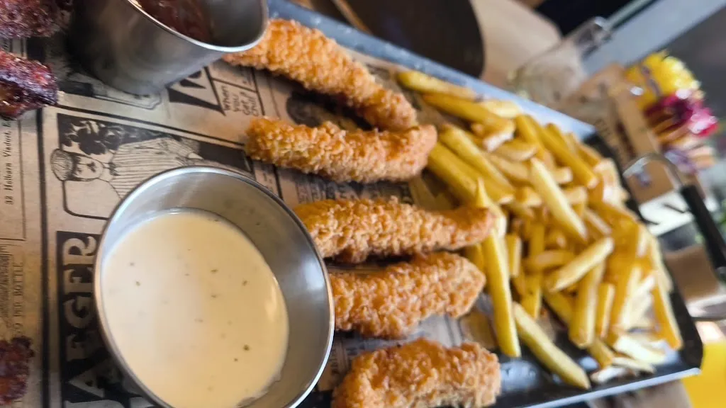 SixtySix American Bar & Grill_Torre-Pacheco_slider_image_2