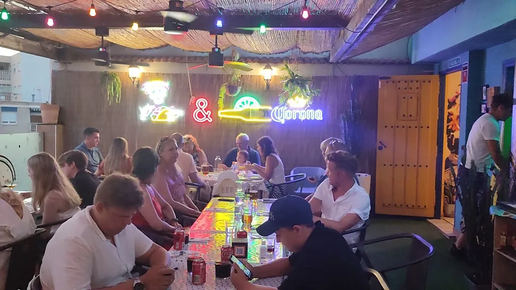 ¡Ay Chihuahua! Tacos & Beer_Pilar de la Horadada_slider_image_2