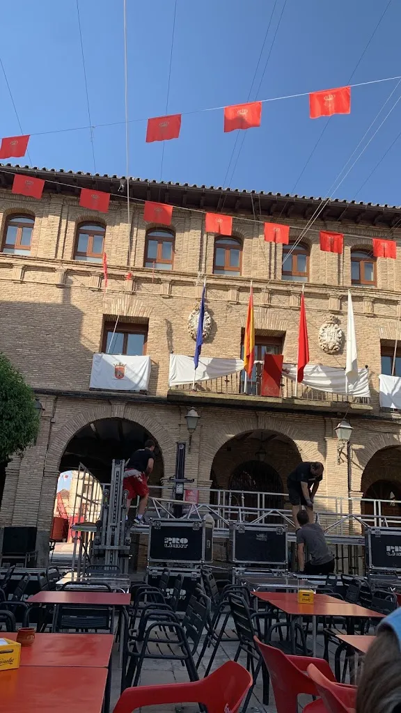 Becky Kelway_Bar Mallén_Arguedas_review