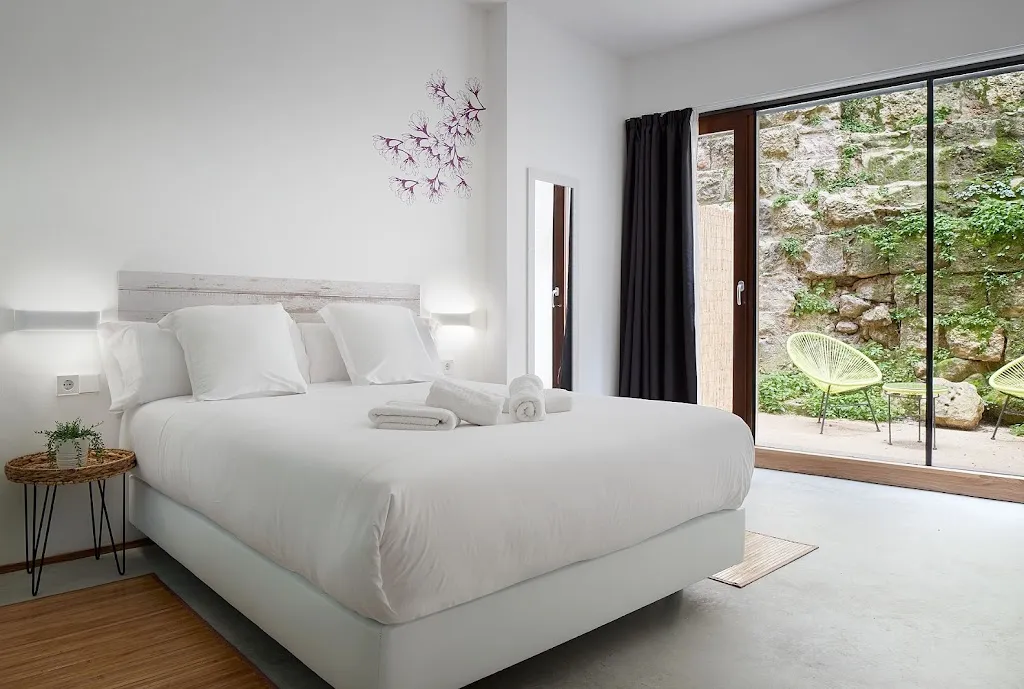 ESTELLA ROOMS - AUTOCHECKIN_Ayegui_slider_image_2