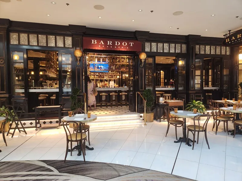 Bardot Brasserie_Aria_slider_image_3