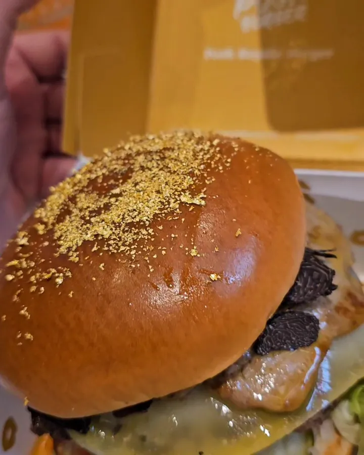 Posh Burger_Aria_slider_image_2