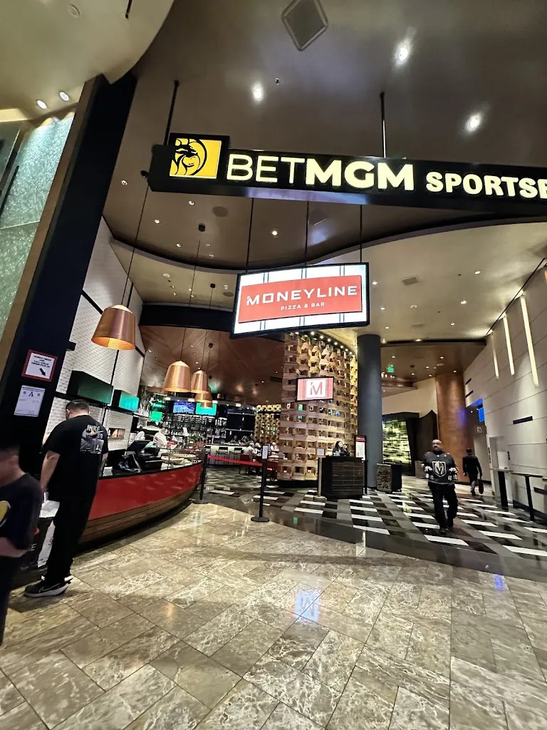 Moneyline Pizza & Bar restaurant in Aria