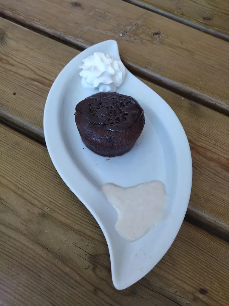 Teresa Santalla_COMO EN CASA / ETXEAN BEZALA_Beriáin_review