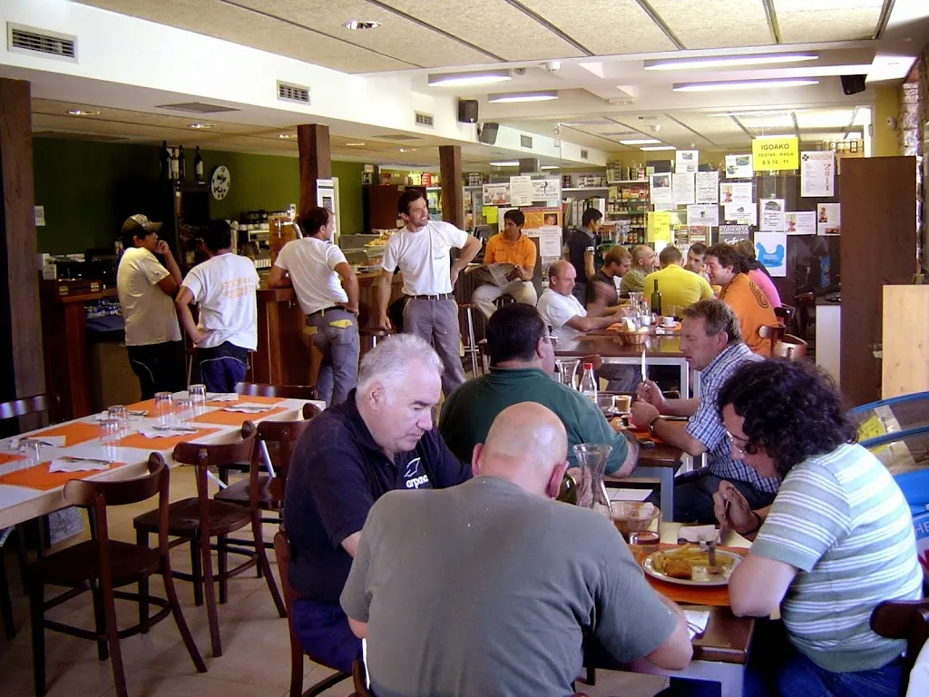 Apeztegiberriko Denda - Taberna restaurant in Basaburua