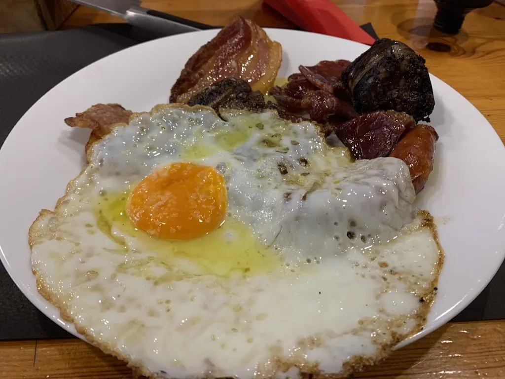 Alfonso Schroeder_Labaiengo Ostatua_Basaburua_review