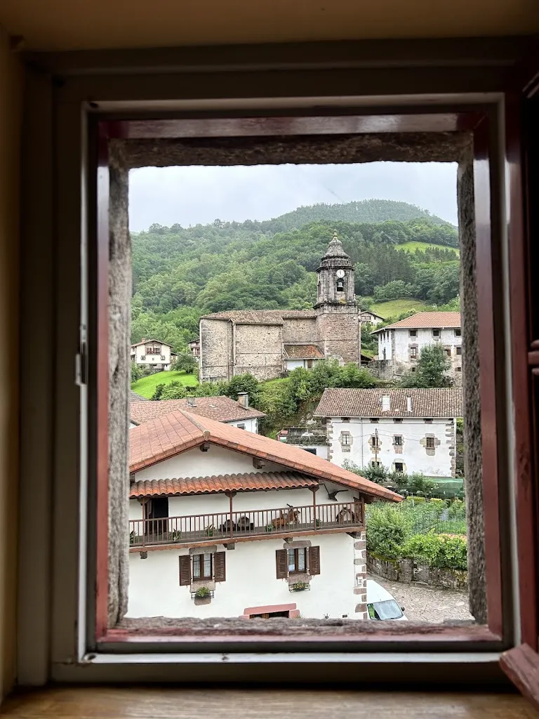 Rodrigo Atala_Zubietako Herriko Ostatua_Basaburua_recensione