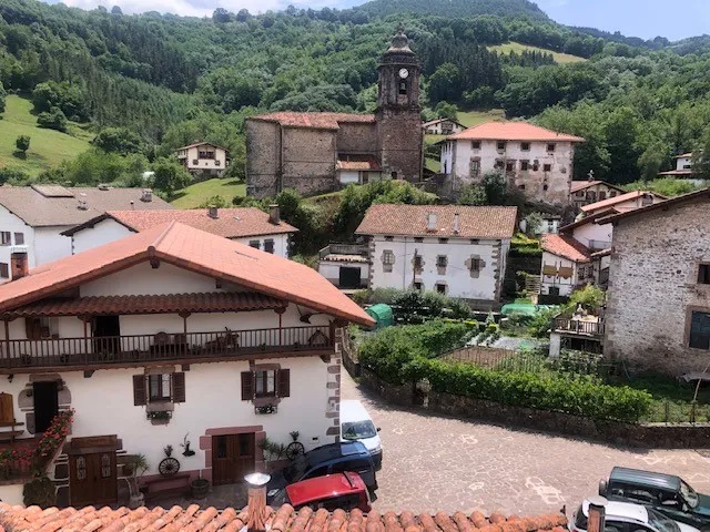 Niamh Barry_Zubietako Herriko Ostatua_Basaburua_recensione