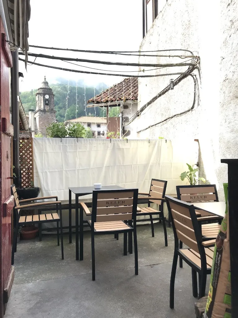 Zubietako Herriko Ostatua restaurant in Basaburua