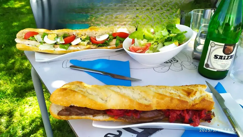 rosa larraza lopez_Posada de Mugiro_Basaburua_review