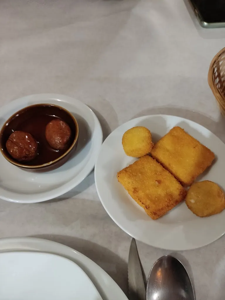 Alberto Jimenez Marquez_Etxaleku Ostatua_Basaburua_review