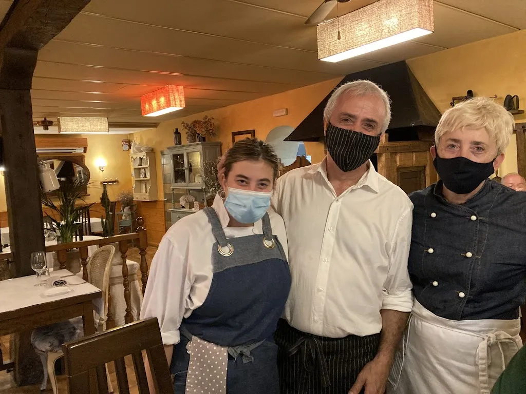 Fazila Nagree_Altxunearen lagunak_Basaburua_review