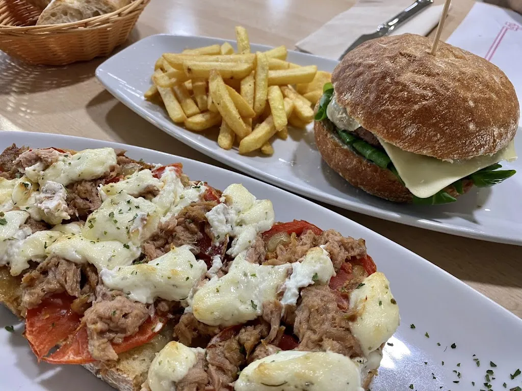 Marta Alberola_Bar Restaurante Multiusos_Berriobeiti_review