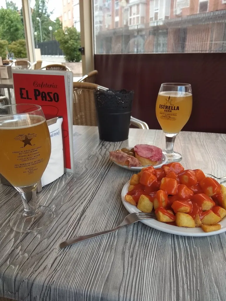 José M. Hdez._Cafetería El Paso_Busto El_review