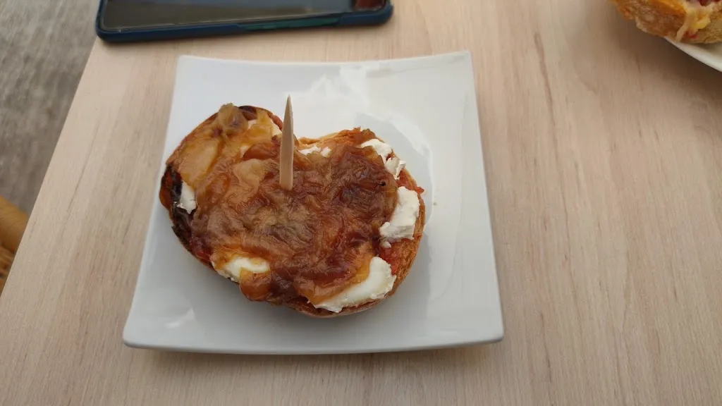 Menu_Bar Zati Berri_Burgui/Burgi_immagine_7