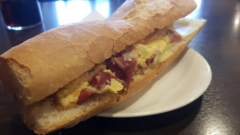 Menu_Bar Zati Berri_Burgui/Burgi_immagine_9