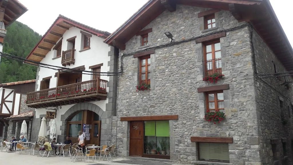 ScottA Martin_Bar Zati Berri_Burgui/Burgi_recensione