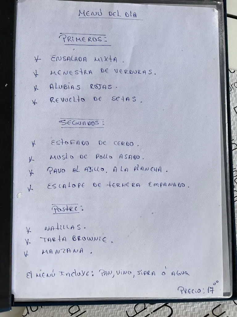 Enric Viadiu_Bar restaurante suargi roncal_Burgui/Burgi_review