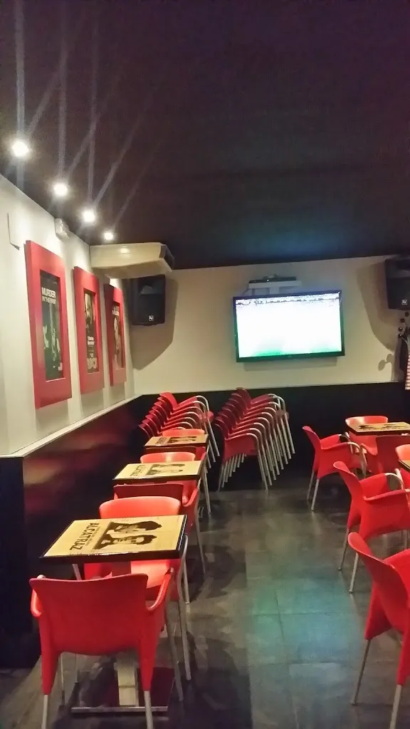 Disco Bar Alcatraz 69 restaurant in Caparroso