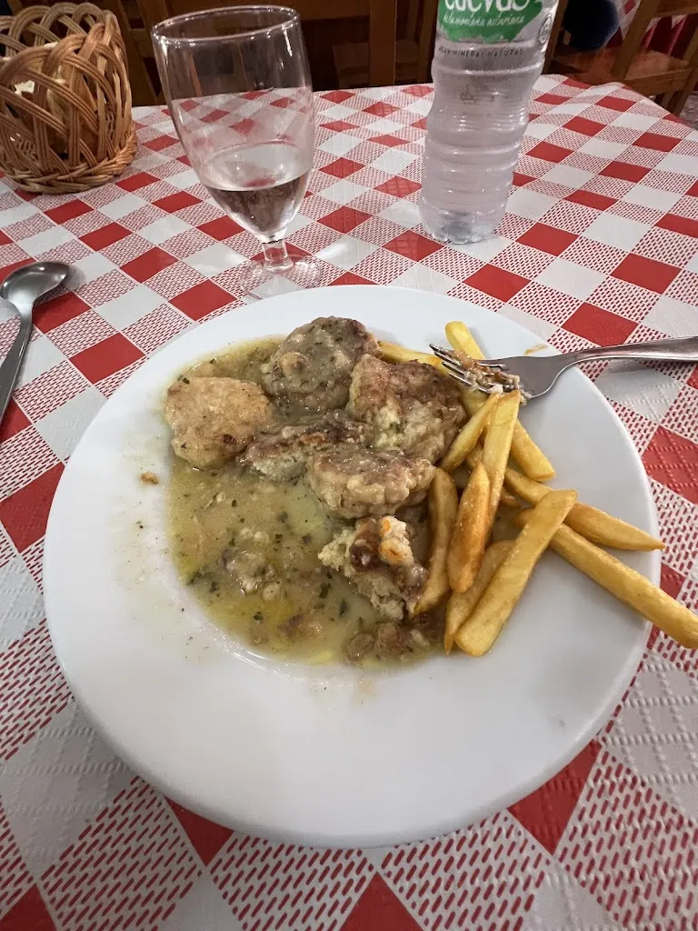 Denis Fidalgo_Bar Restaurante_Carcastillo_review