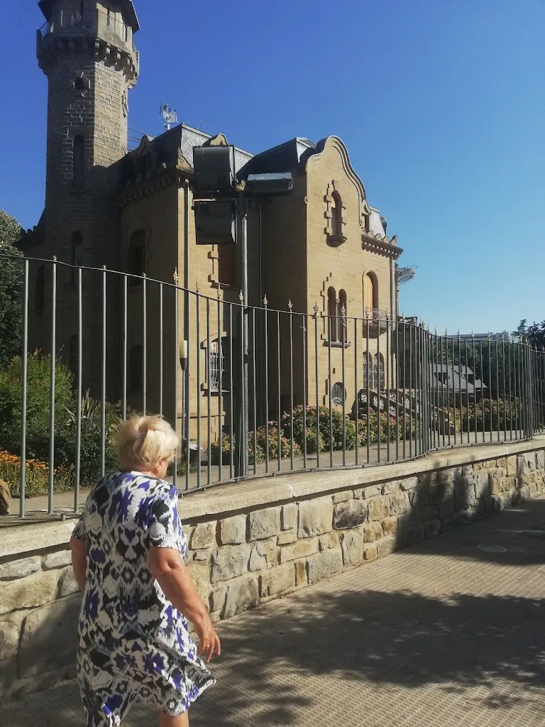 RayEdw Mu&oz_Palacete Jauregia_Burlata_review