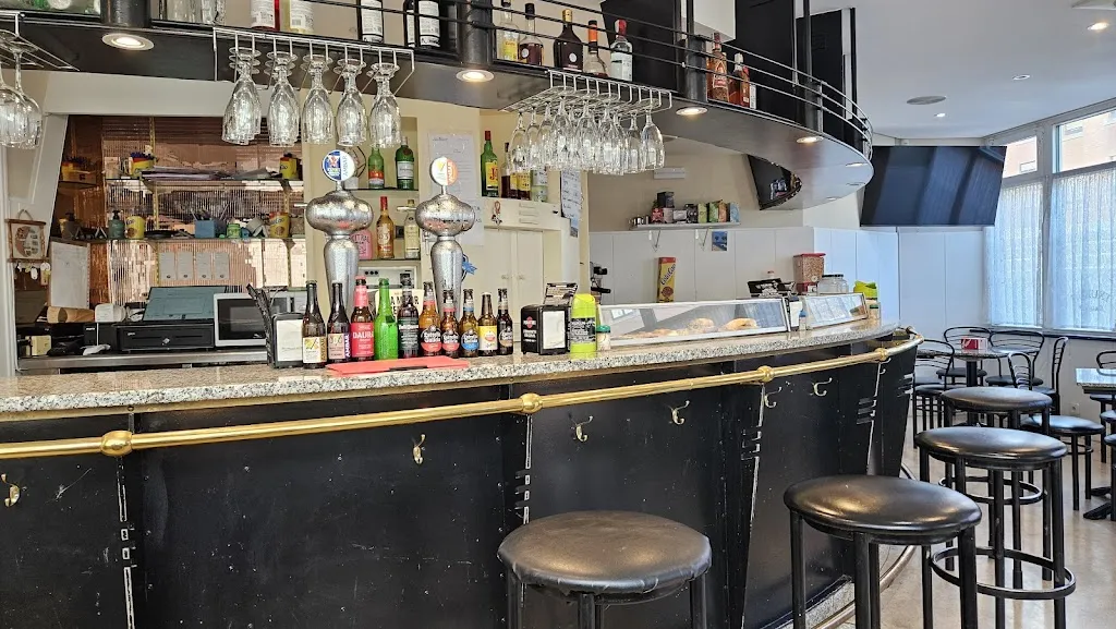 Txukun Bar restaurant in Burlata