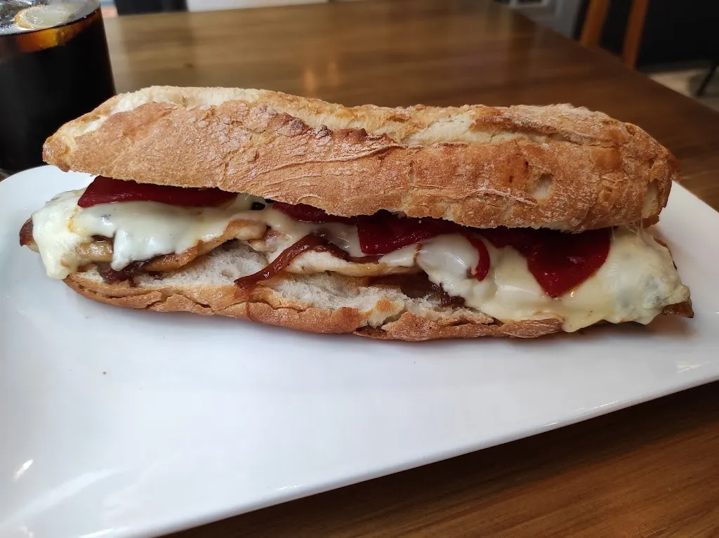 Menu_Restaurante Café Bar El Bombín_Burlata_image_8