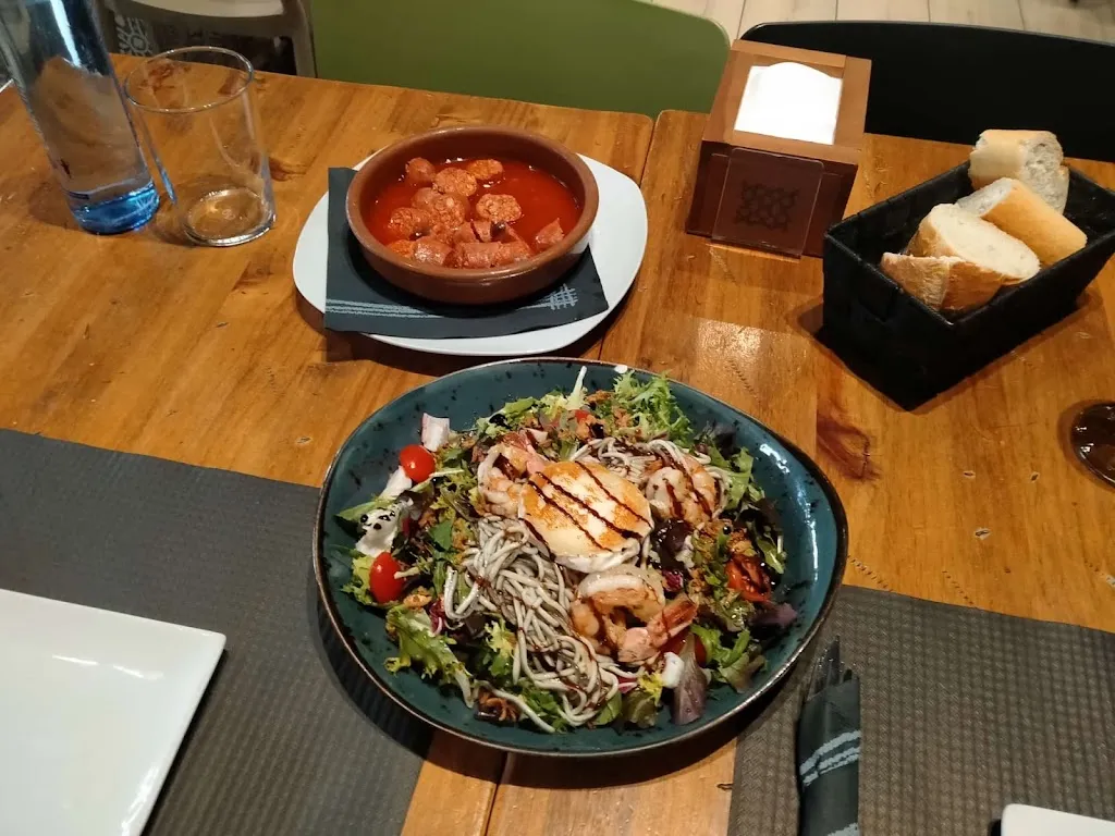 Natanael Rebollo_Bar Roney_Burlata_review