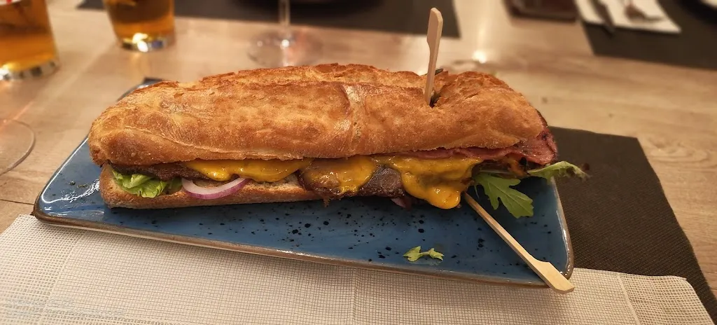 Animals - Comer rico restaurant in Burlata