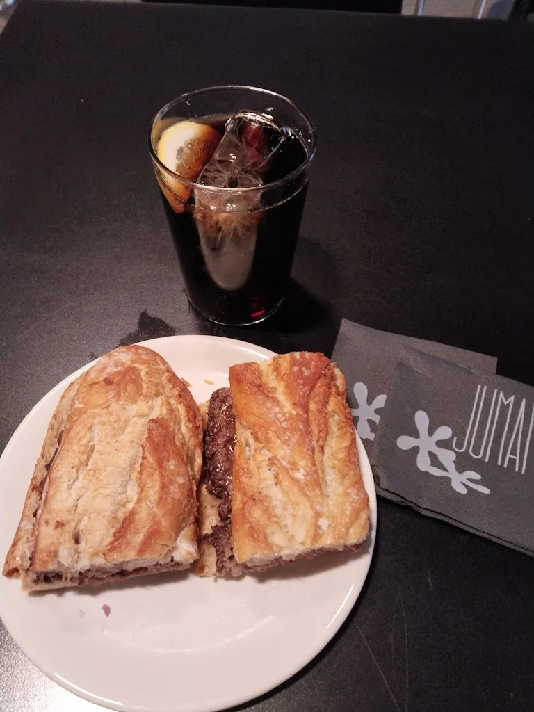 mikel gorraiz_Bar Jumai_Burlata_review