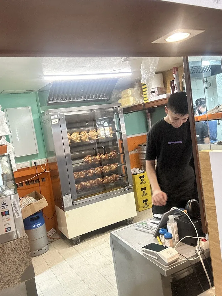 erika mercado chavez_ESTRELLA ROJA DONER KEBAB Y POLLOS ASADO BURLADA_Burlata_review