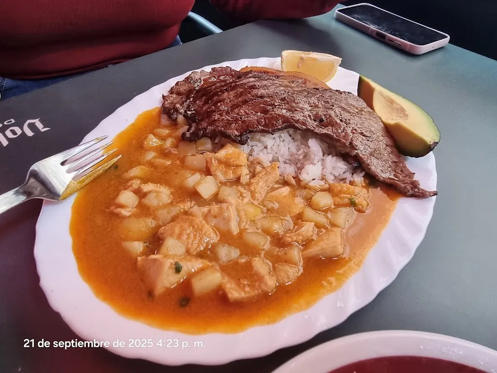 Los Encuentros Gastro-Latino_Burlata_slider_image_3