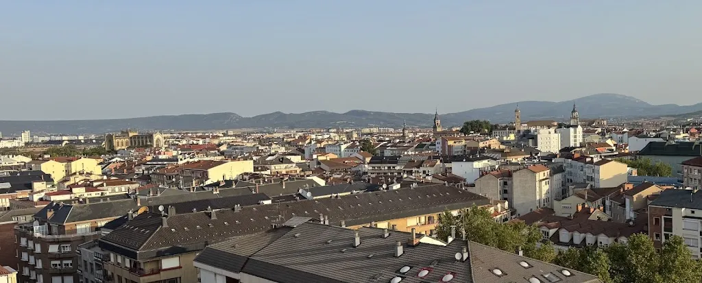 Liesbeth Nouens_Kora Green City_Cirauqui/Zirauki_review