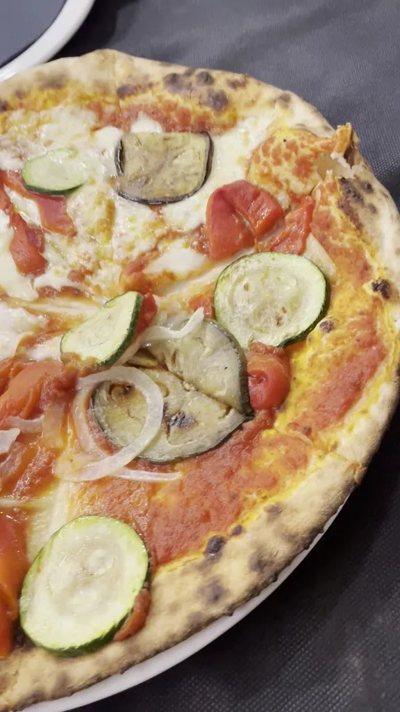 Nadia Rozumna_Pizzería Davalerio_Barañáin_review