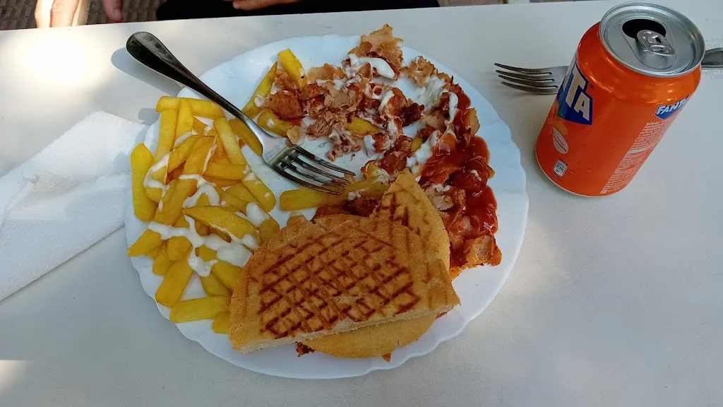 Rachid El Kassmi_Pizzería Napoli Doner Kebab_Barañáin_review