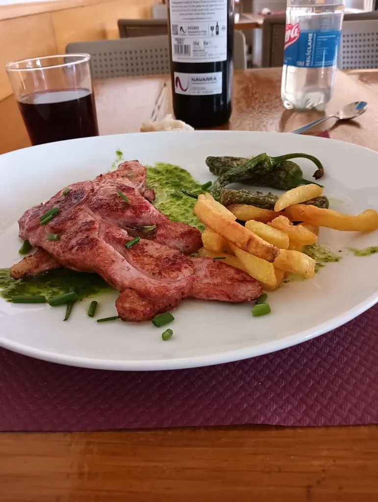 ERNESTO MEDRANO_Pagoa neo taberna_Barañáin_review