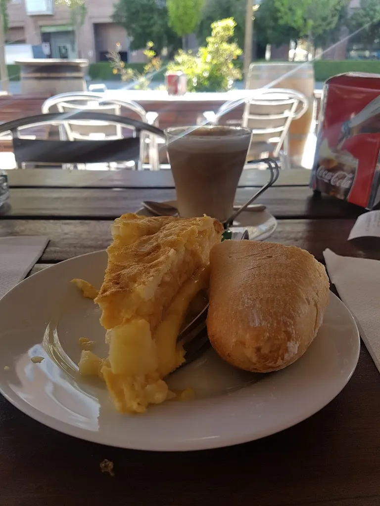 Dariusz Kupny_El Alivio Bar_Barañáin_review