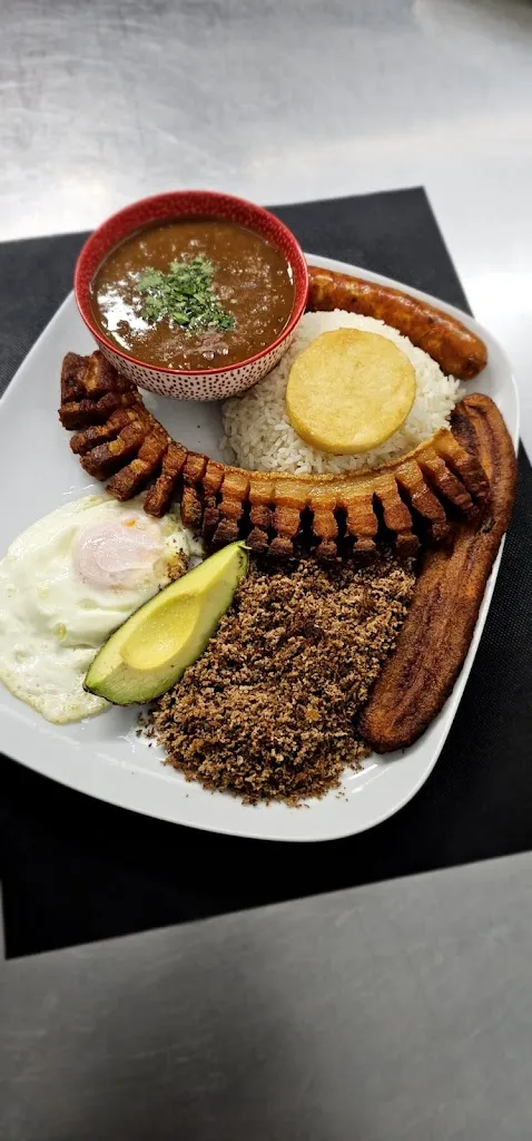 La Cuchara Latina Restaurante_Barañáin_slider_image_3