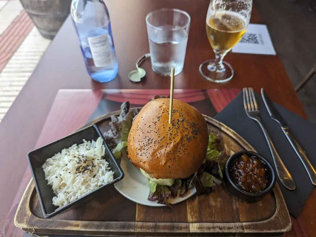 Ryan Rike_More than Burgers_Barañáin_review